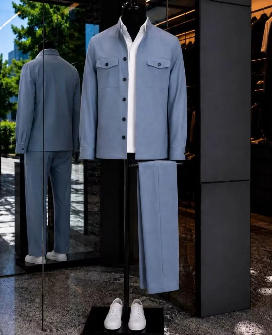 Ensemble bleu ciel, surchemise et pantalon