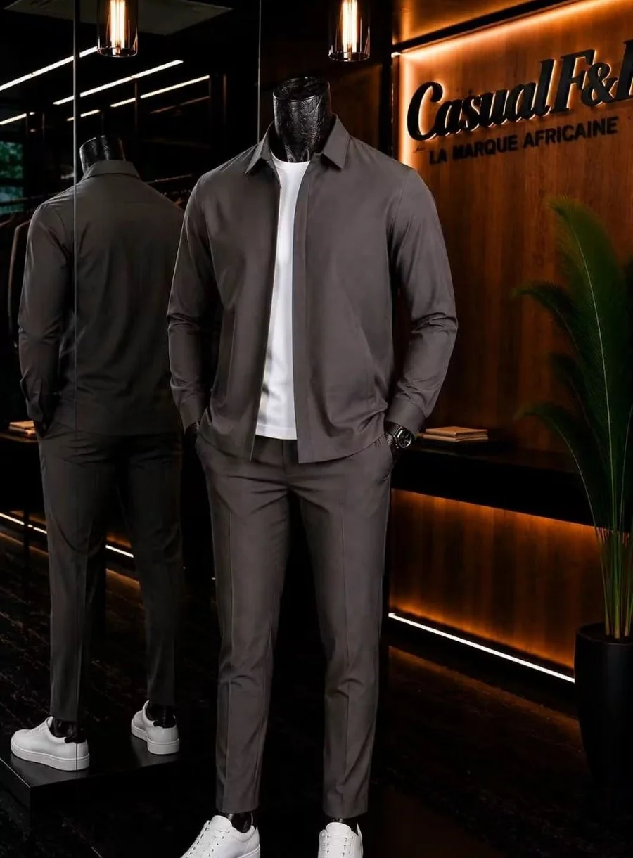 Ensemble gris-brun, surchemise et pantalon